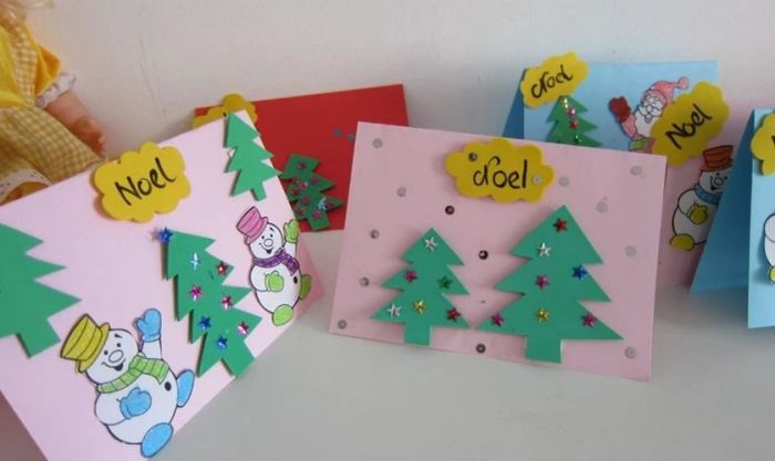 Trang trí Noel tại trường mầm non bằng những tấm thiệp thủ công độc đáo