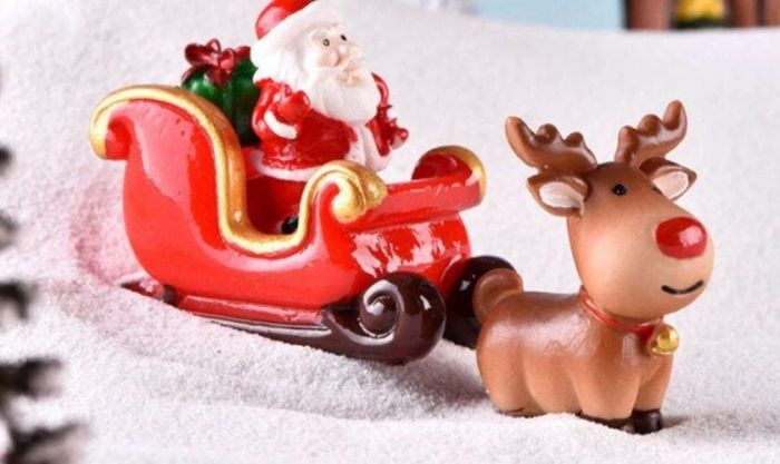 Mô hình xe trượt tuyết đáng yêu dùng để trang trí Noel cho trường mầm non