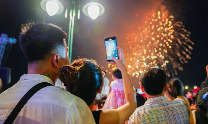 Thời điểm nào là hợp lý để chúc Tết người yêu