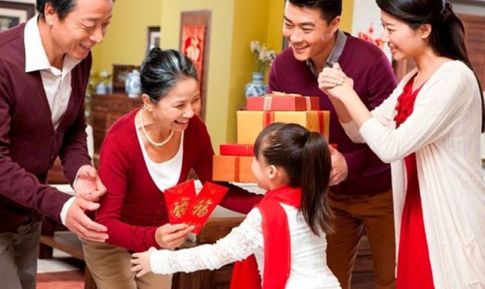 Ý nghĩa của quà Tết dành cho bé là gì?