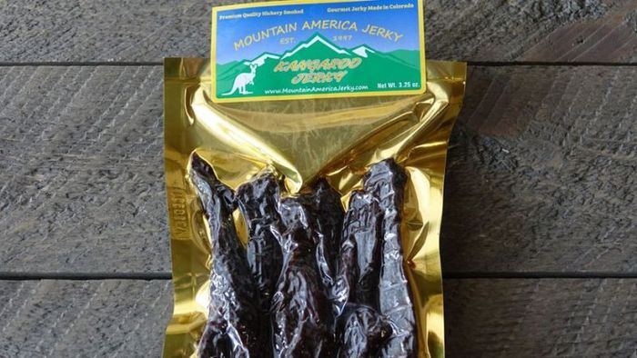Buying Kangaroo Jerky as a souvenir - Travel expenses in Australia