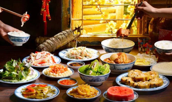Mâm cơm cúng mùng 1 Tết cần chuẩn bị những món gì?