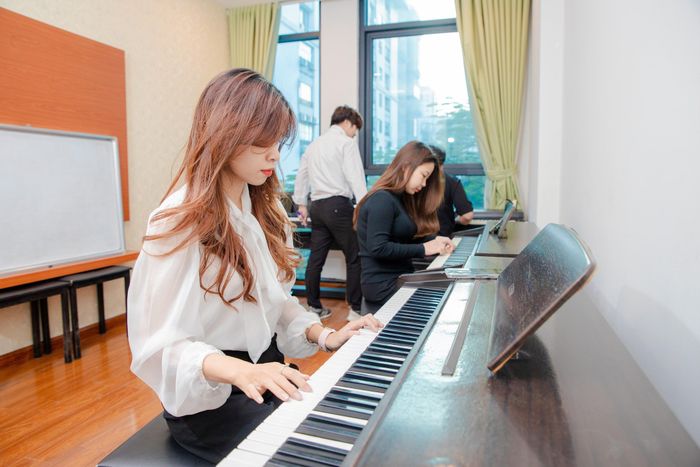 MTC LUX Music Image 2