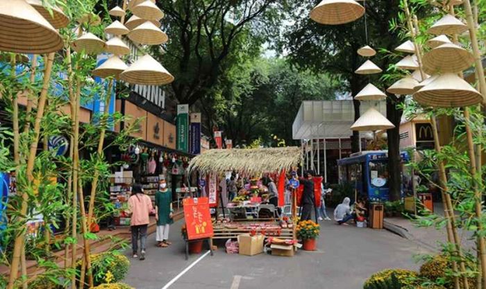 Đường sách Nguyễn Văn Bình