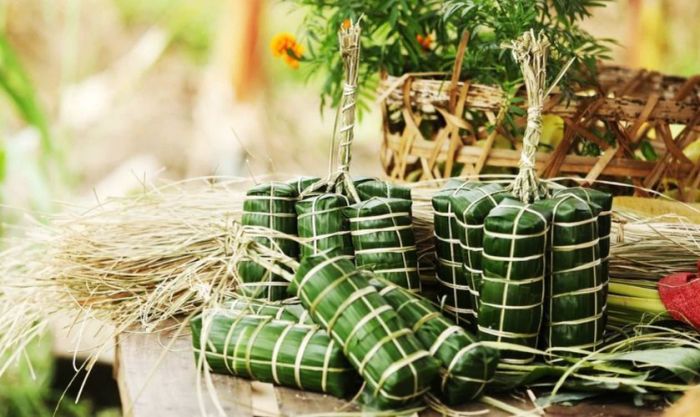 Hướng dẫn làm tháp bánh tét chưng Tết