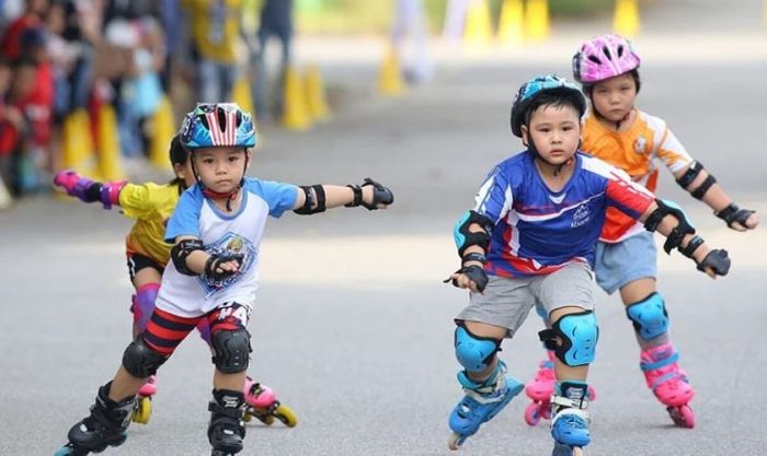 Giày trượt patin là món quà Tết ấn tượng dành cho bé