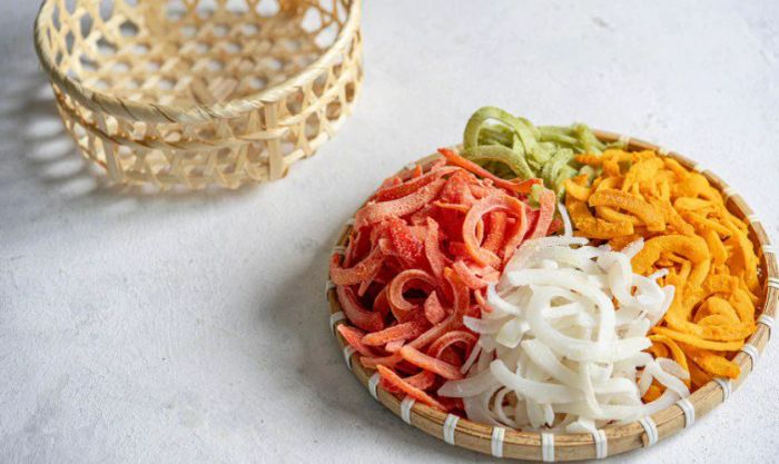 Mùng 1 Tết nên ăn gì để may mắn - Mứt Tết
