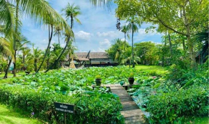 Khu du lịch Bình Quới