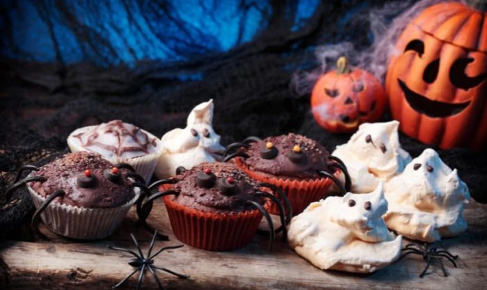 Trang trí sân khấu Halloween với các vật dụng ma quái
