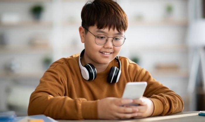 Mục đích sử dụng điện thoại của các học sinh tiểu học là gì?