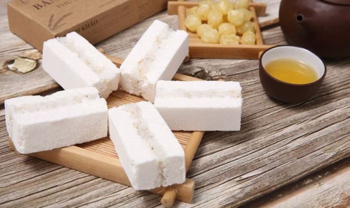 Bánh khảo thường được dùng trong các nghi lễ cúng tổ tiên
