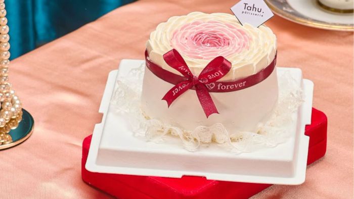 Mẫu bánh kem 20/10 tặng mẹ yêu thương