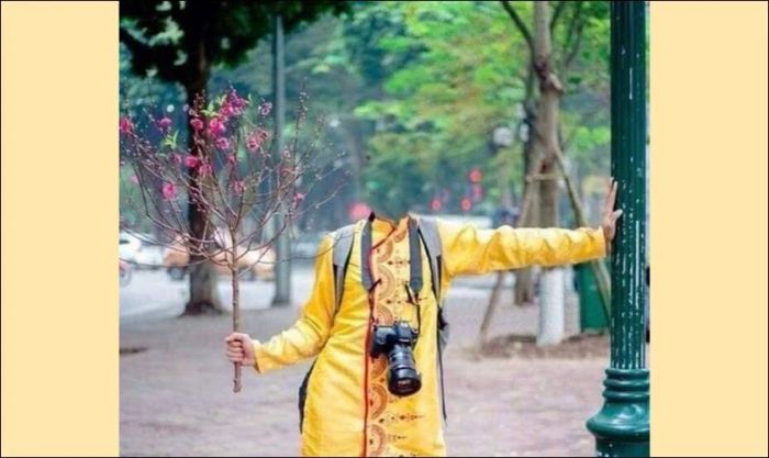 Mẫu ghép ảnh Tết cầm cây đào phong cách hiện đại