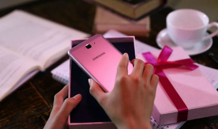 Valentine tặng gì cho bạn gái 2025 lãng mạn