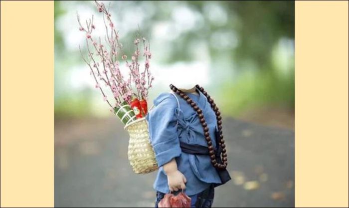 Mẫu ghép ảnh Tết cầm cây đào dành cho bé