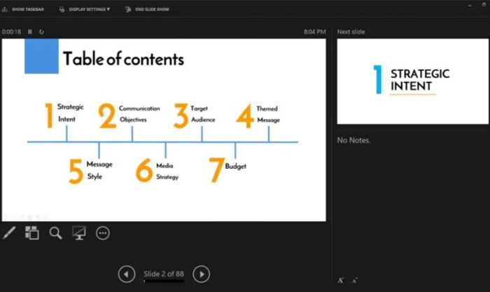 Nội dung trình chiếu sẽ hiển thị trên màn hình phụ, trong khi màn hình chính hiển thị chế độ Presenter View dành cho người thuyết trình