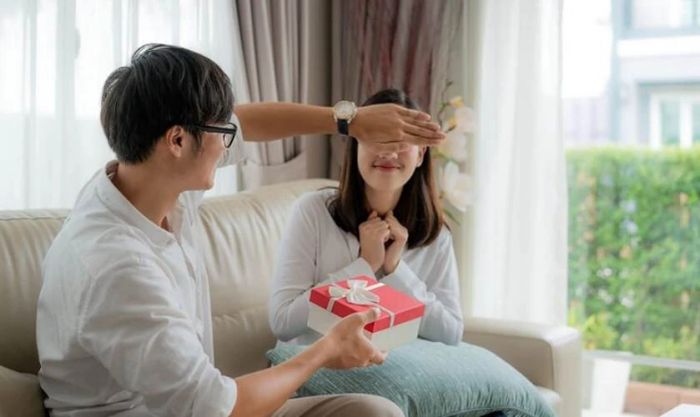 Món quà 8/3 dành cho người yêu hoặc bạn gái mang ý nghĩa như thế nào?