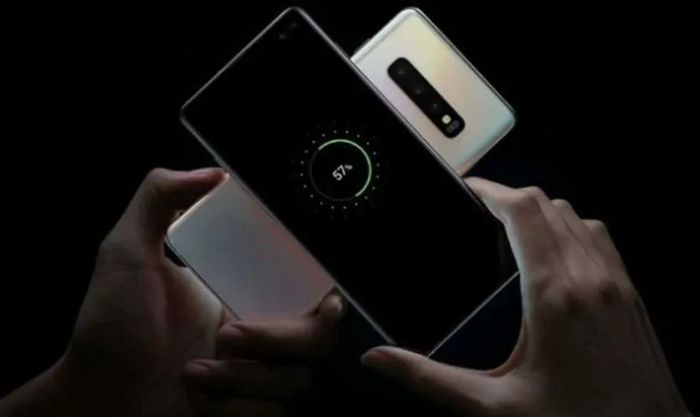 Tính năng chia sẻ pin trên Samsung có an toàn không?