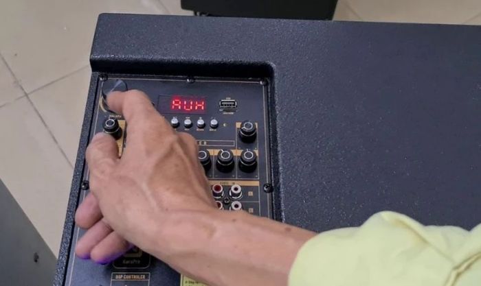 Điều chỉnh mức âm lượng phát ra từ loa