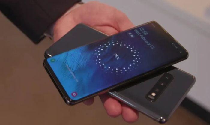 Có nên thường xuyên sử dụng tính năng chia sẻ pin trên Samsung không?