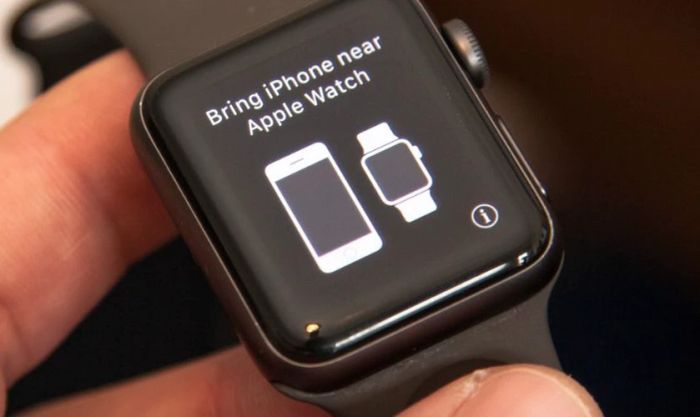 Tham khảo cách bật nguồn khi Apple Watch bị treo