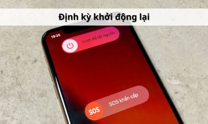 Phương pháp sạc pin iPhone 14 Pro Max mới mua chuẩn xác - Khởi động lại định kỳ