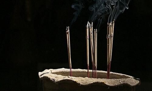 Incorrect trimming and disposal of incense stubs