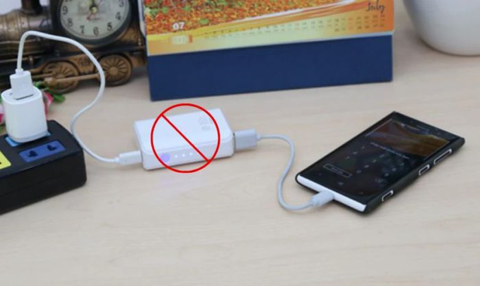 Vừa sạc vừa sử dụng có thể dẫn đến tình trạng chai pin và gây hư hỏng thiết bị