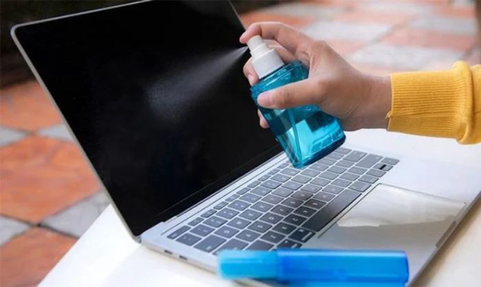 Hướng dẫn vệ sinh bàn phím laptop HP