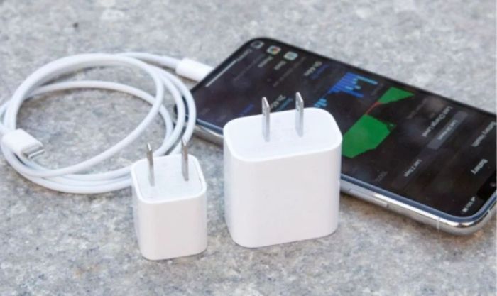 Sử dụng bộ sạc chính hãng để bảo vệ pin