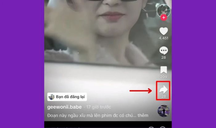 Xác định video bạn muốn xóa trong danh sách