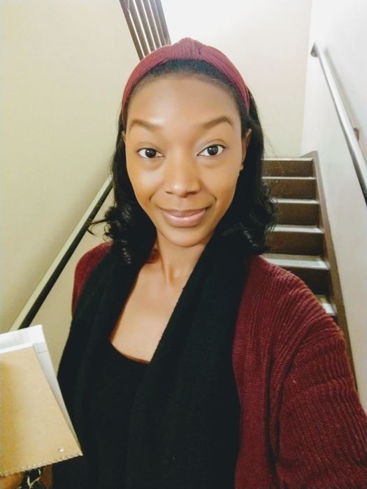 Reviewer wearing a red headband