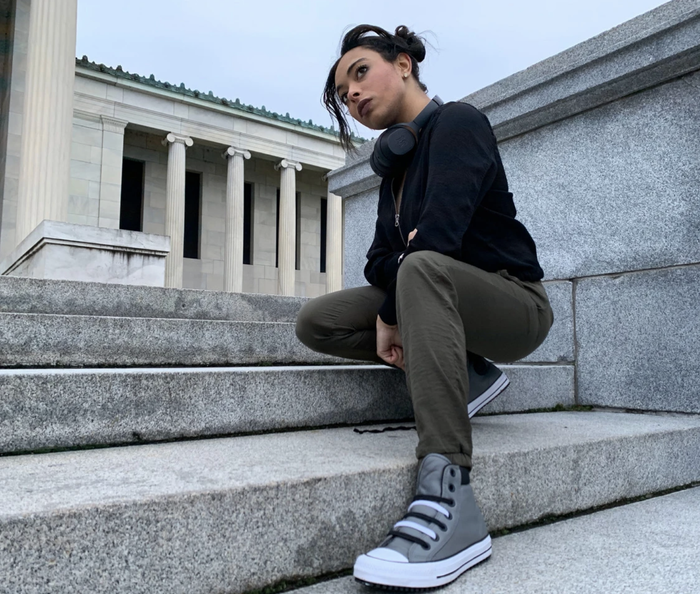 A model showcasing sneakers fitted with U-laces