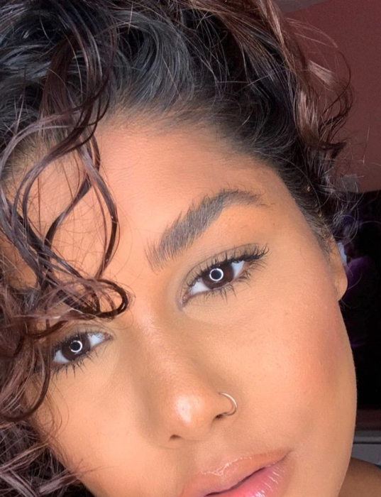 close-up of reviewer’s eyebrows looking full and fluffy