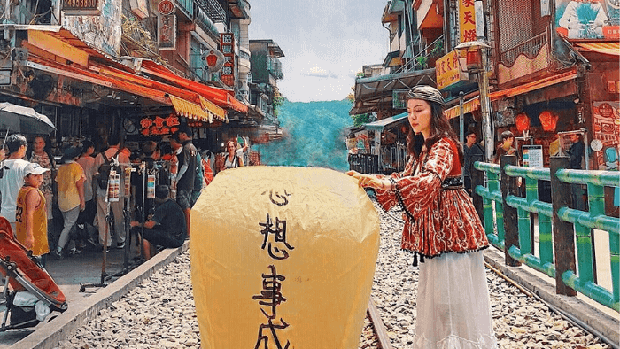 Discover Shifen Old Street with Taiwan travel reviews