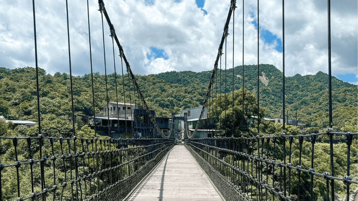 The iconic Jing'an Suspension Bridge near Shifen Old Street.