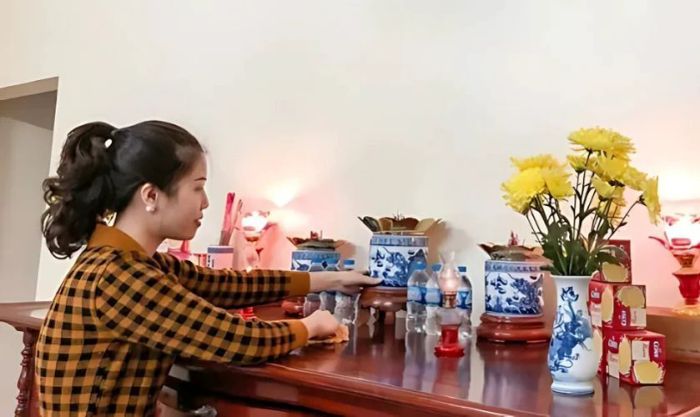 Sử dụng để vệ sinh bàn thờ
