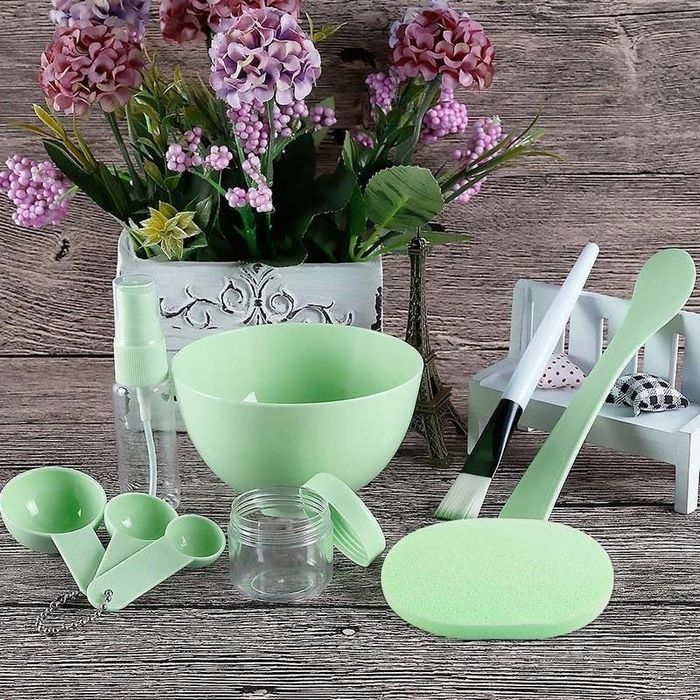 the light green mixing tool kit