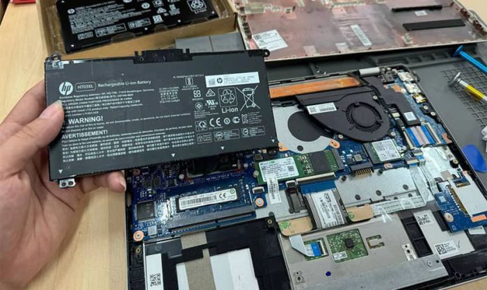Khám phá cách lắp đặt ổ cứng SSD cho laptop