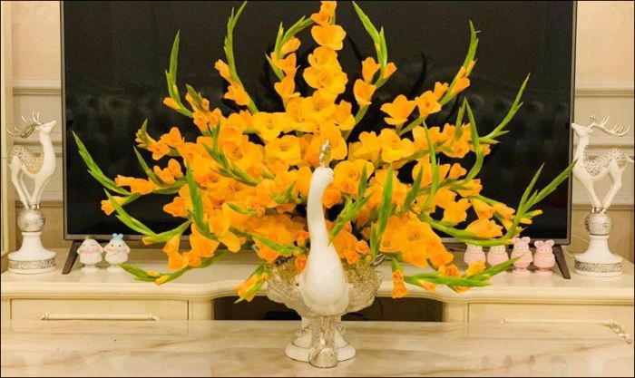 Mẫu cắm hoa dơn chưng Tết đẹp mắt