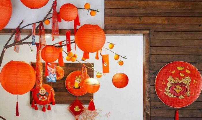 Cách trang trí Tết văn phòng với đèn lồng