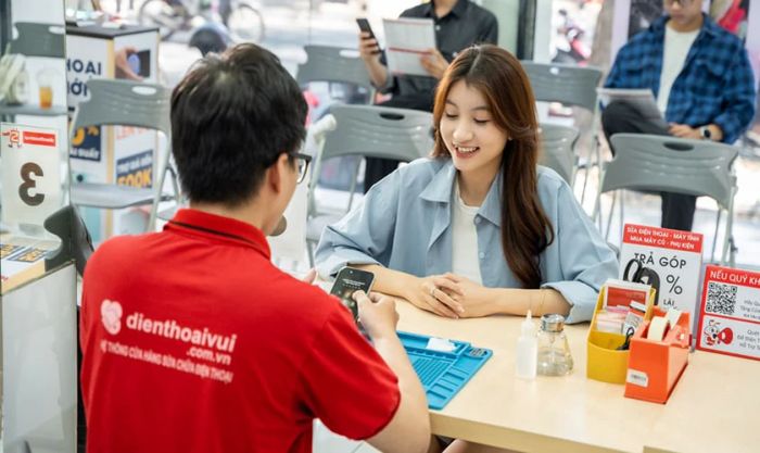 Khắc phục sự cố treo máy trên iPhone 12 tại Mytour với dịch vụ chất lượng cao và uy tín