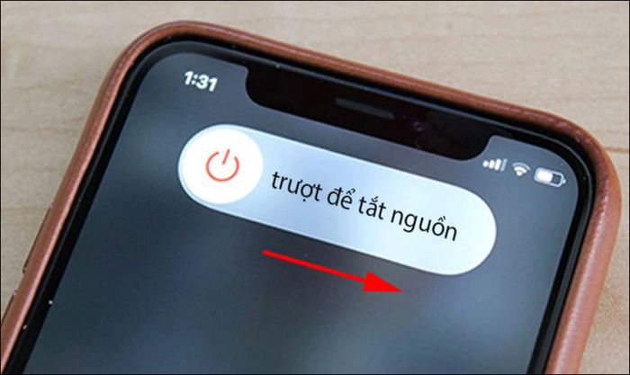 Kéo thanh trượt sang phải để tắt nguồn iPhone của bạn