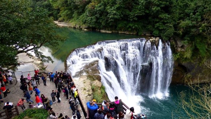 Shifen Waterfall is open for free to visitors.