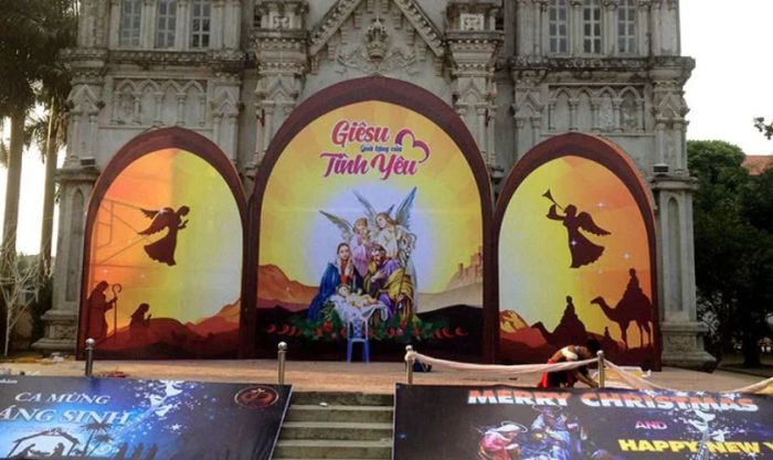 Backdrop ngoài trời phù hợp cho nhà thờ