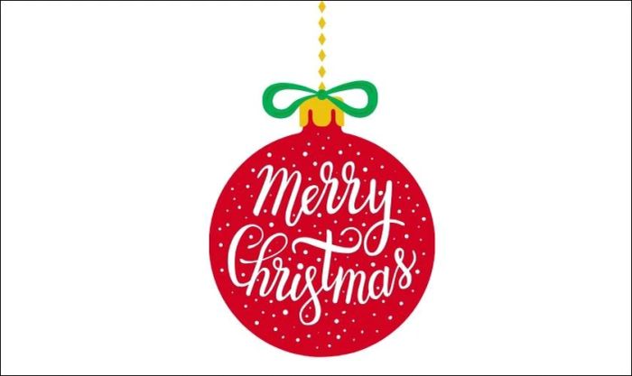 Trái châu màu đỏ được điểm xuyết thêm chữ trang trí