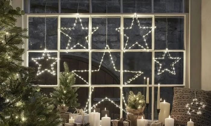 Gợi ý tạo hình đèn LED độc đáo để trang trí cửa sổ Noel