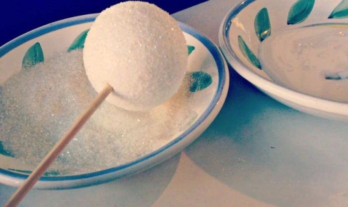 Cách tạo hình người tuyết từ xốp đáng yêu