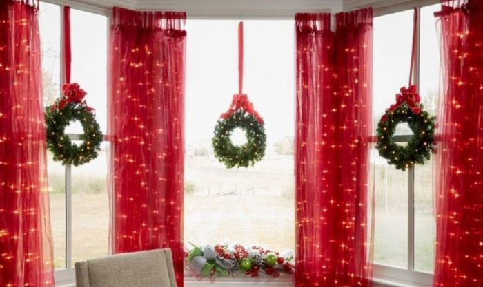 Trang trí Giáng Sinh với nơ đỏ đáng yêu và ấn tượng