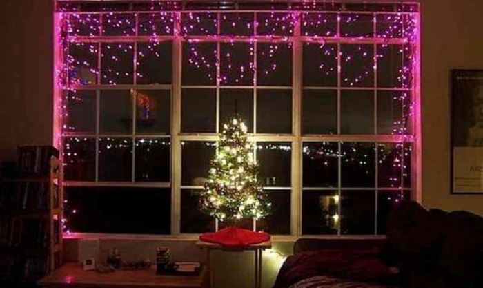 Đèn LED đa sắc màu trang trí cửa sổ đón Giáng Sinh